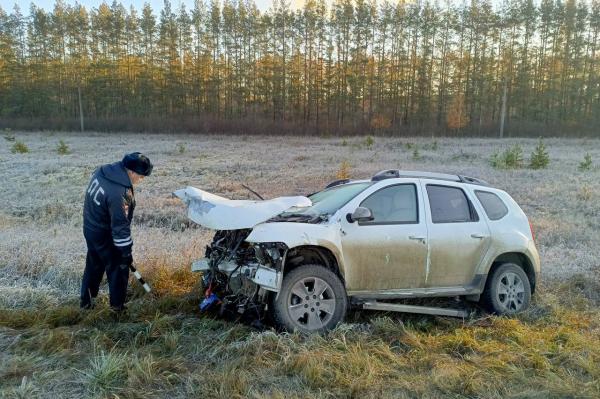 В Свердловской области водитель «Рено» вылетел на встречку и «убил» водителя иномарки - Фото 1