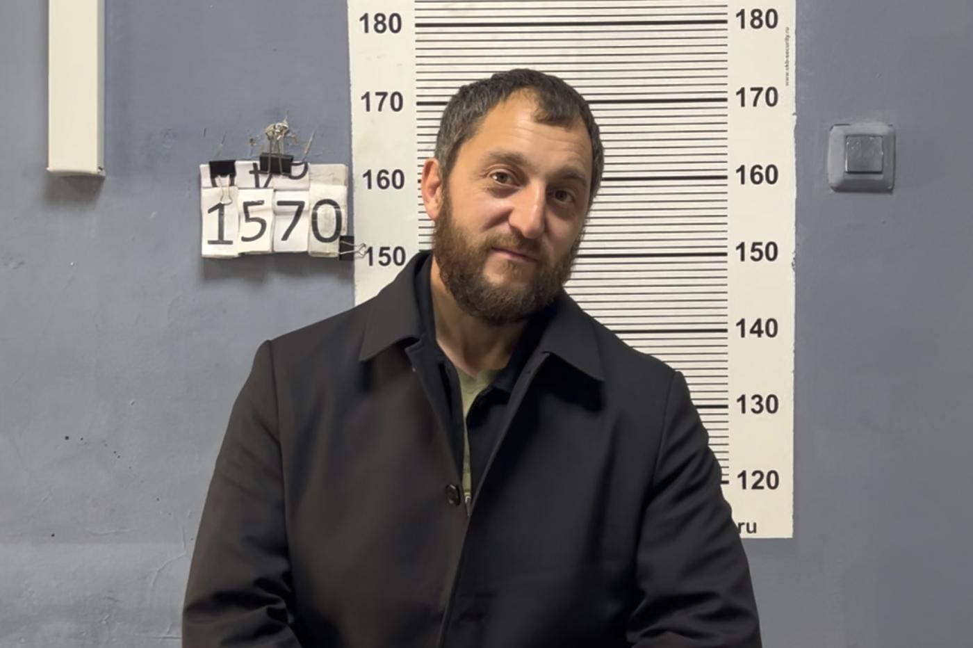 В Екатеринбурге задержали афериста, который занимал деньги у случайных прохожих  - Фото 1