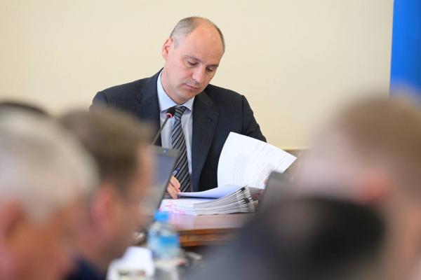 Денис Паслер назначил трех согласованных Заксобранием министров