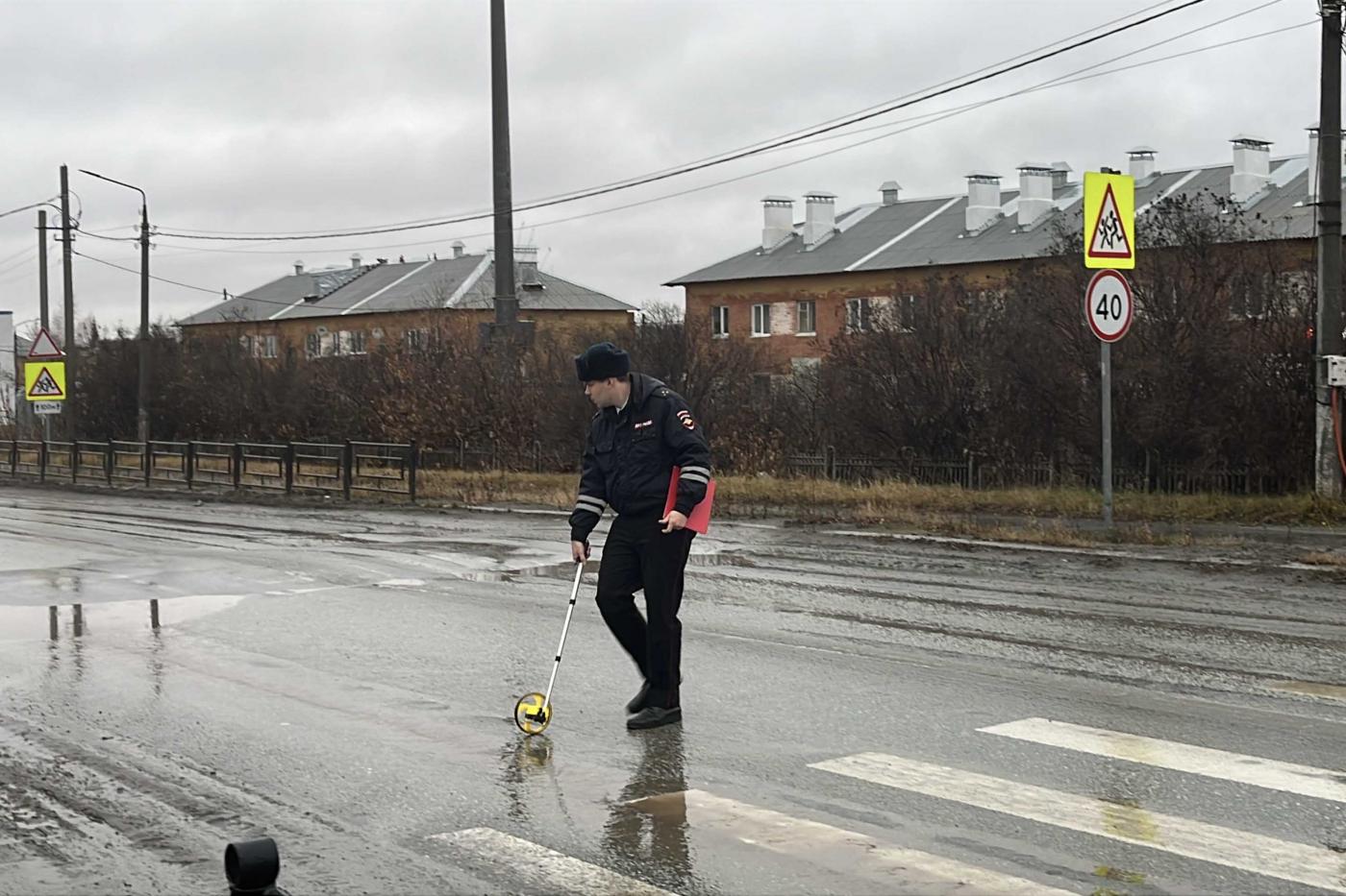 В поселке Балтым водитель «Хонды» сбил на «зебре» женщину - Фото 1