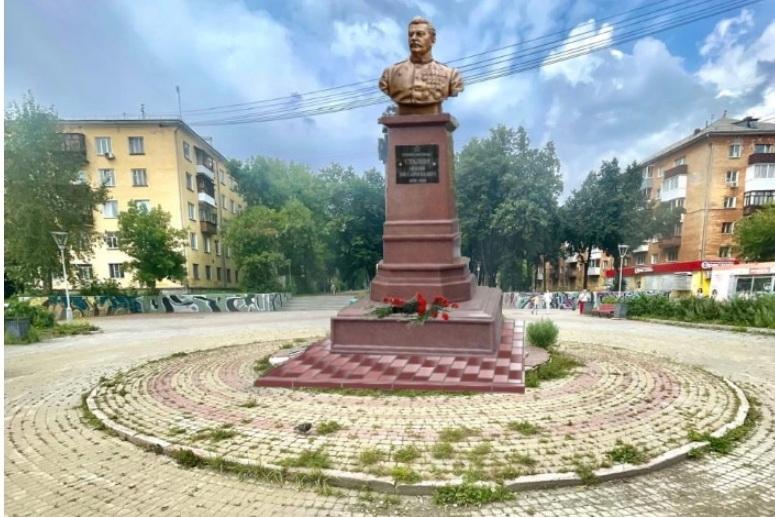 В Екатеринбурге хотят поставить памятник Сталину - Фото 1