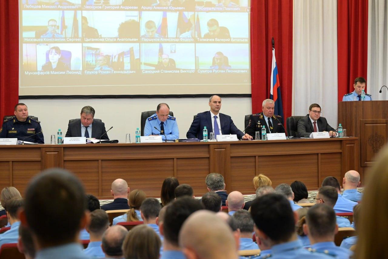 Денис Паслер обсудил с силовиками противодействие подростковой преступности - Фото 1