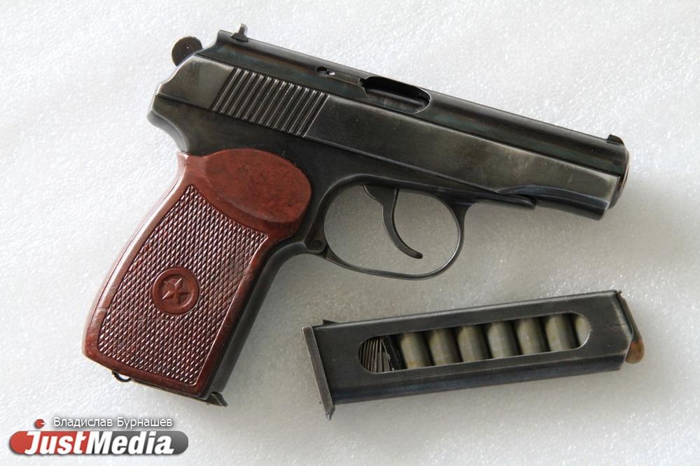 В ИК-47 в Каменске-Уральском пытались провезти автомат, пистолет и гранаты - Фото 1