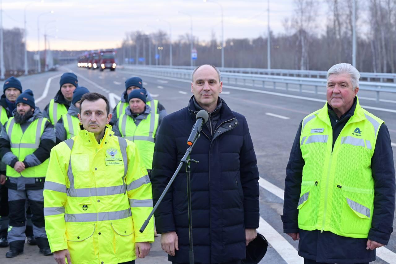 Михаил Мишустин и Денис Паслер открыли участок трассы М-12 «Восток» под Богдановичем - Фото 1
