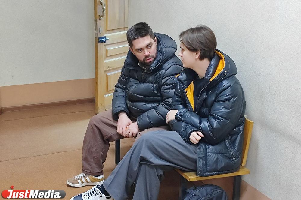 Депутат Рант Краев пришел на суд по делу редактора URA.ru Дениса Аллаярова - Фото 1