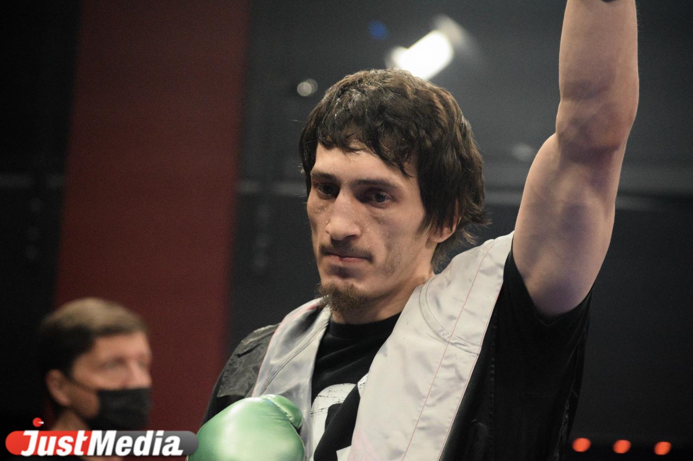 Уральский боксер завоевал титул золотого чемпиона мира WBA - Фото 1