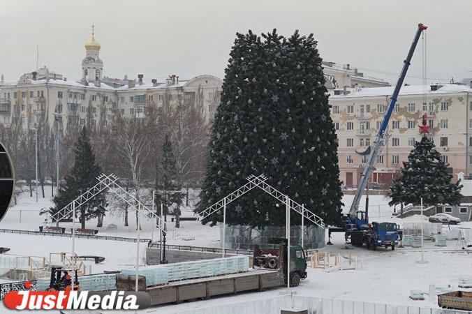 В Историческом сквере начали возводить ледовый городок в стиле рок-н-ролл - Фото 1