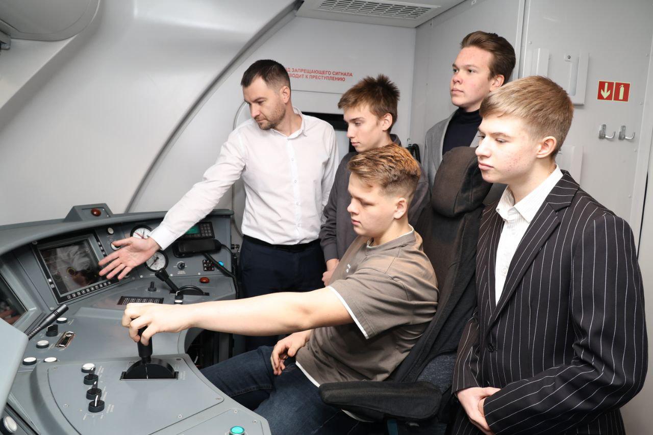 В Екатеринбурге школьнике увидели, где после рейса отдыхают «Финисты» и «Орланы» - Фото 1