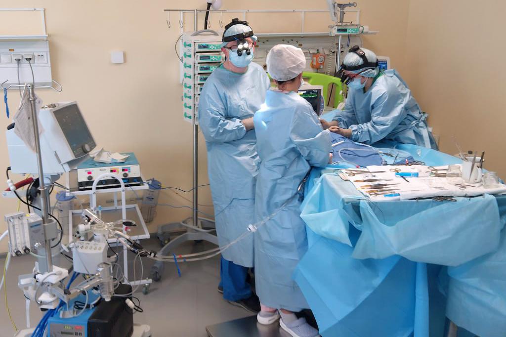 В Свердловской области годовалый ребенок чуть не задохнулся, проглотив кусок глины от печки - Фото 1