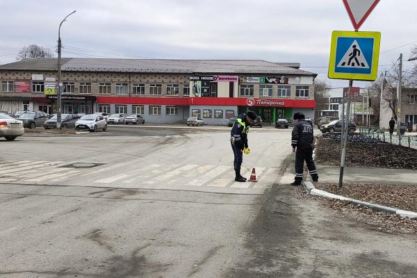 В Артемовском водитель «Шкоды» сбил на «зебре» 77-летнего пешехода - Фото 1