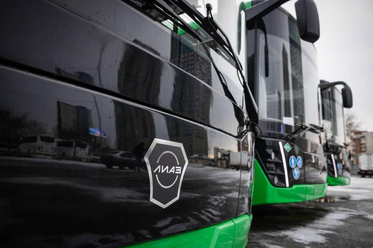 В Екатеринбург прибыли 15 хай-тек автобусов ЛиАЗ - Фото 1