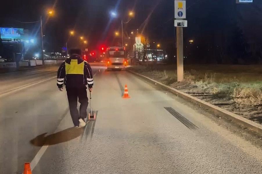 В Каменске-Уральском при резком торможении автобуса пострадали две пассажирки - Фото 1