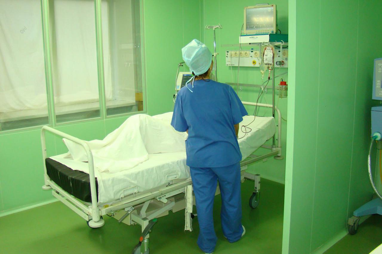 Врачи Екатеринбурга провели 12 операций, чтобы спасти парня, упавшего с четвертого этажа  - Фото 1