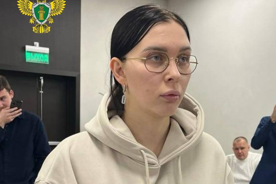 Участница «Дома-2» из Екатеринбурга Яна Шевцова получила пять лет колонии за хищение более 23 млн рублей у возлюбленного - Фото 1