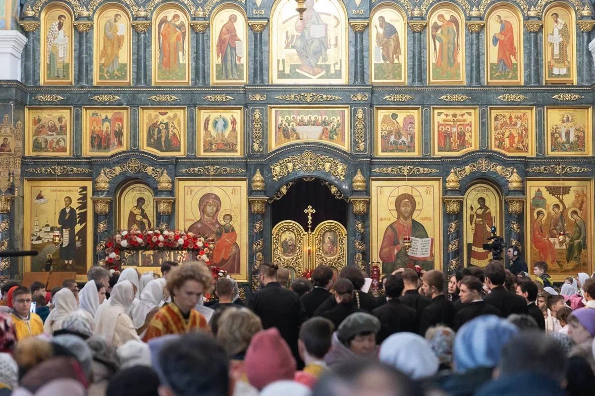 Тысячи верующих пройдут крестным ходом в День святой Екатерины - Фото 1