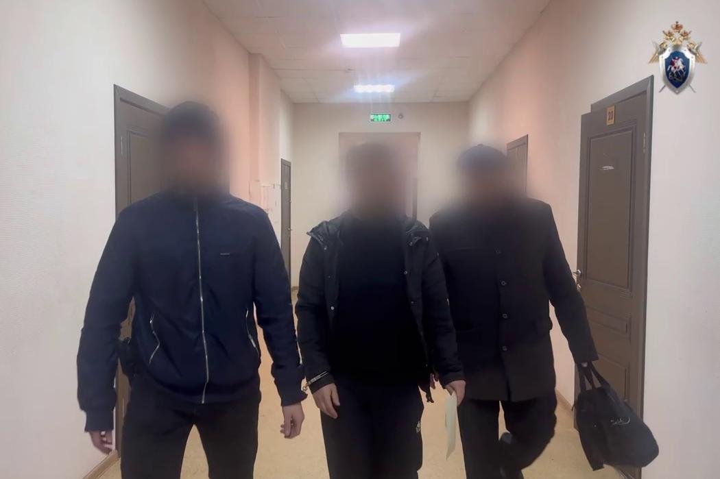 В Подмосковье мужчина жестоко расправился с соседкой и ее шестилетним сыном  - Фото 1