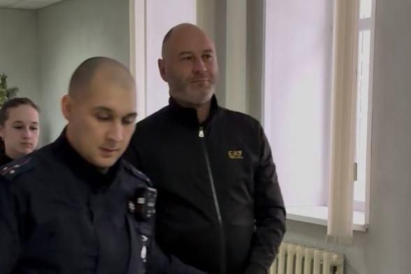 Суд отправил Михаила Арзамасцева, обвиняемого в крупном хищении, в СИЗО. - Фото 1