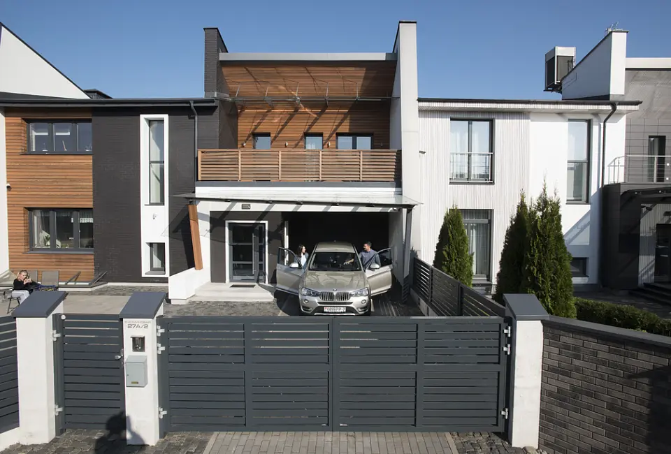 5 причин установить автоматические ворота в частном доме: комфорт, безопасность и стиль - Фото 1