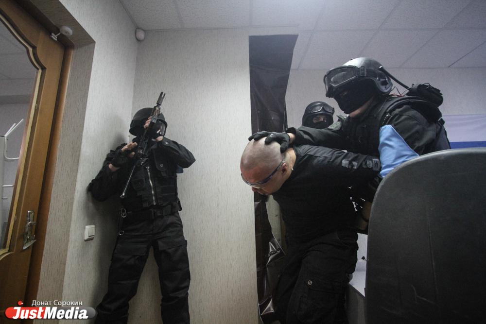 К екатеринбургским правозащитникам нагрянули силовики - Фото 1