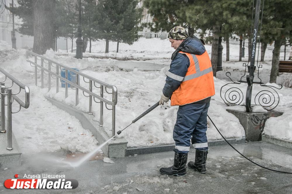 Уборка дорог и тротуаров в 2026 году обойдется Дегтярску в 6,7 млн рублей - Фото 1