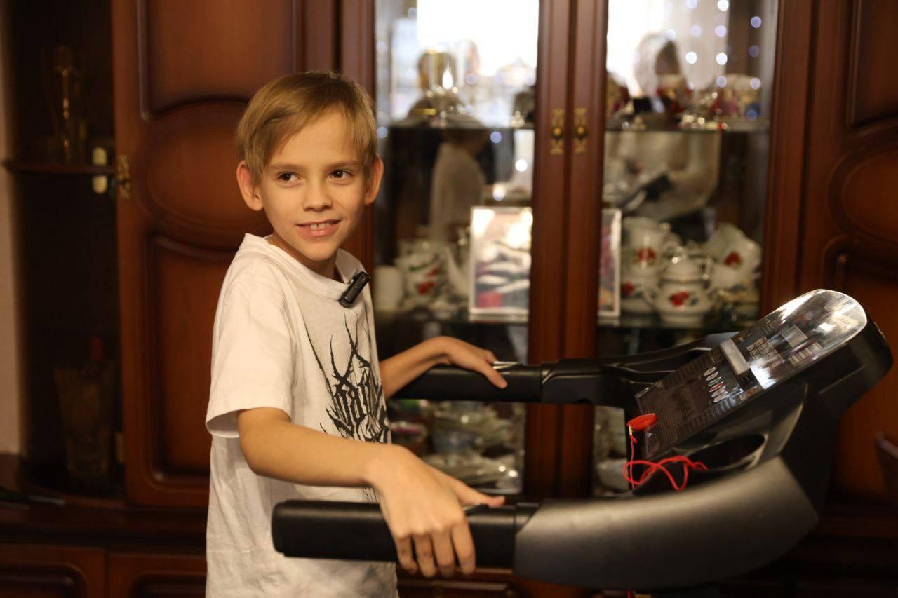 Директор Фонда святой Екатерины исполнил мечту маленького екатеринбуржца, загаданную на «Елке желаний» - Фото 1