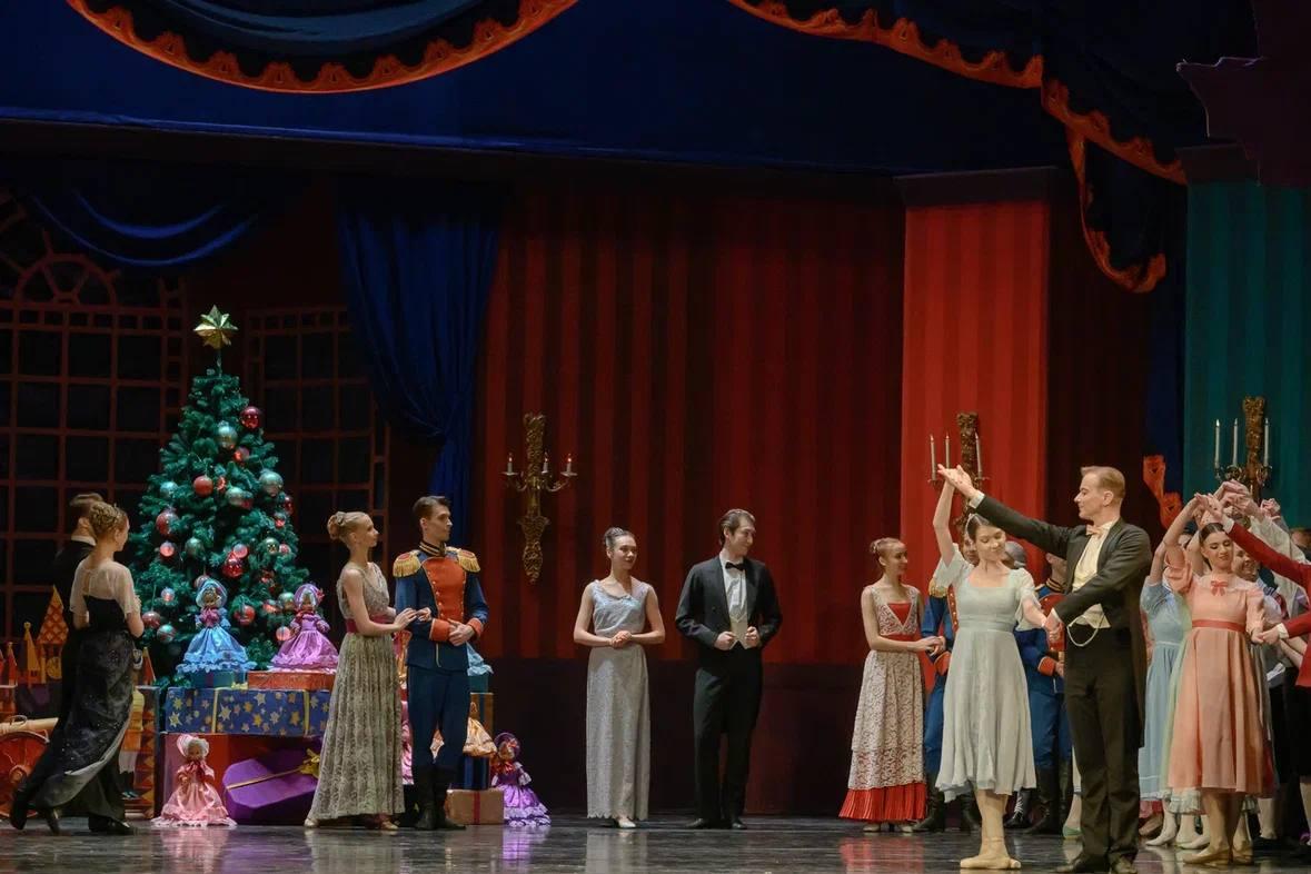 Свердловские медики массово сходили на балет «Щелкунчик» - Фото 1