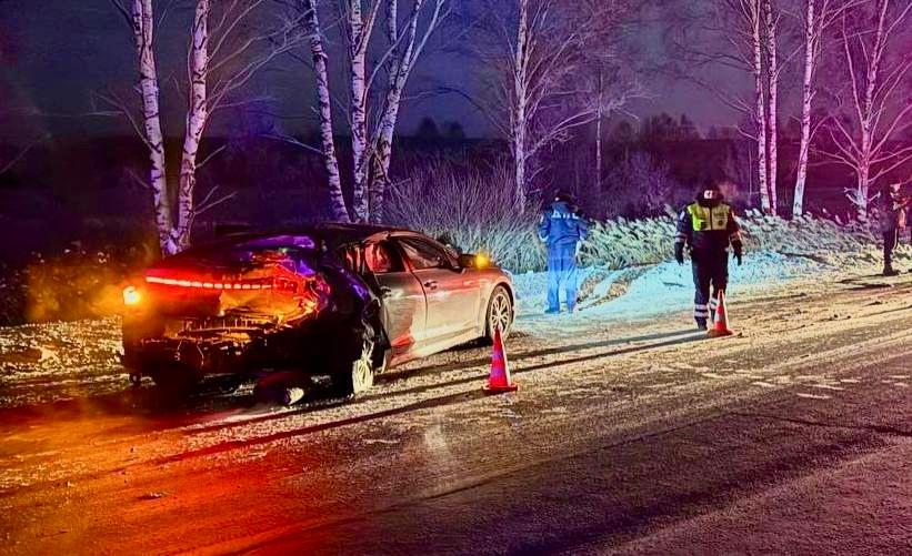 На 22-м километре Сибирского тракта при столкновении иномарок погиб человек - Фото 1