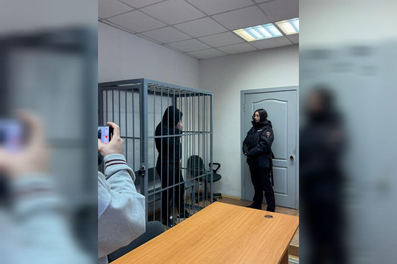 Суд отправил в СИЗО второго обвиняемого в групповом изнасиловании школьницы в Екатеринбурге - Фото 1