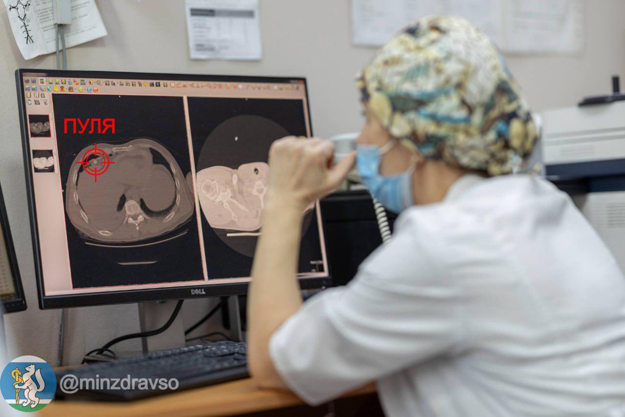 В Екатеринбурге хирурги спасли мужчину с тремя пулями в груди - Фото 1