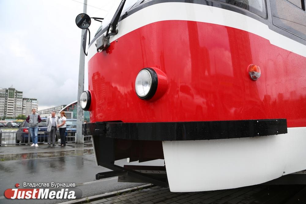 В Екатеринбурге осудили водителя трамвая, из-за которой пенсионер лишился ноги - Фото 1