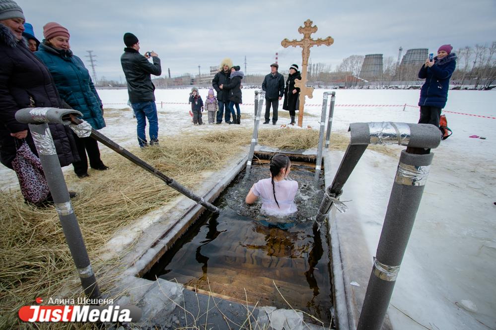 Где в Екатеринбурге безопасно окунаться в купель на Крещение в 2026 году?  - Фото 1