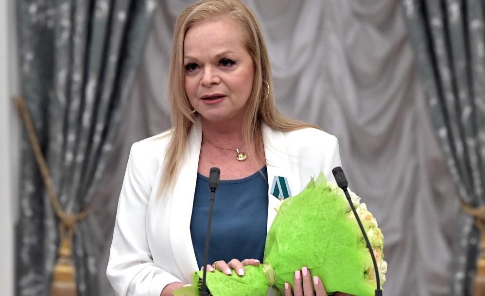 Приставы начали принудительное выселение певицы Ларисы Долиной из квартиры в Хамовниках - Фото 1