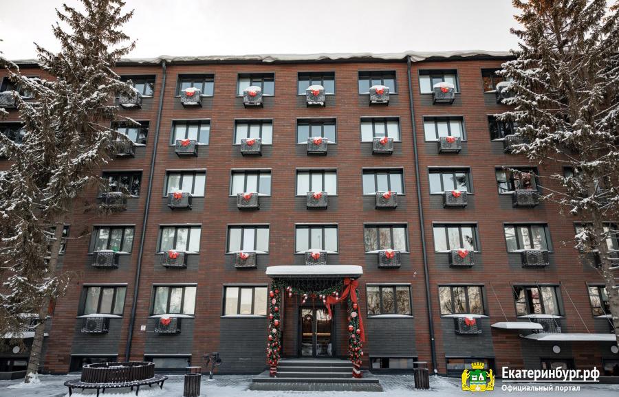 В Екатеринбурге в здании бывшей военной казармы открылся апарт-отель со студией звукозаписи - Фото 1