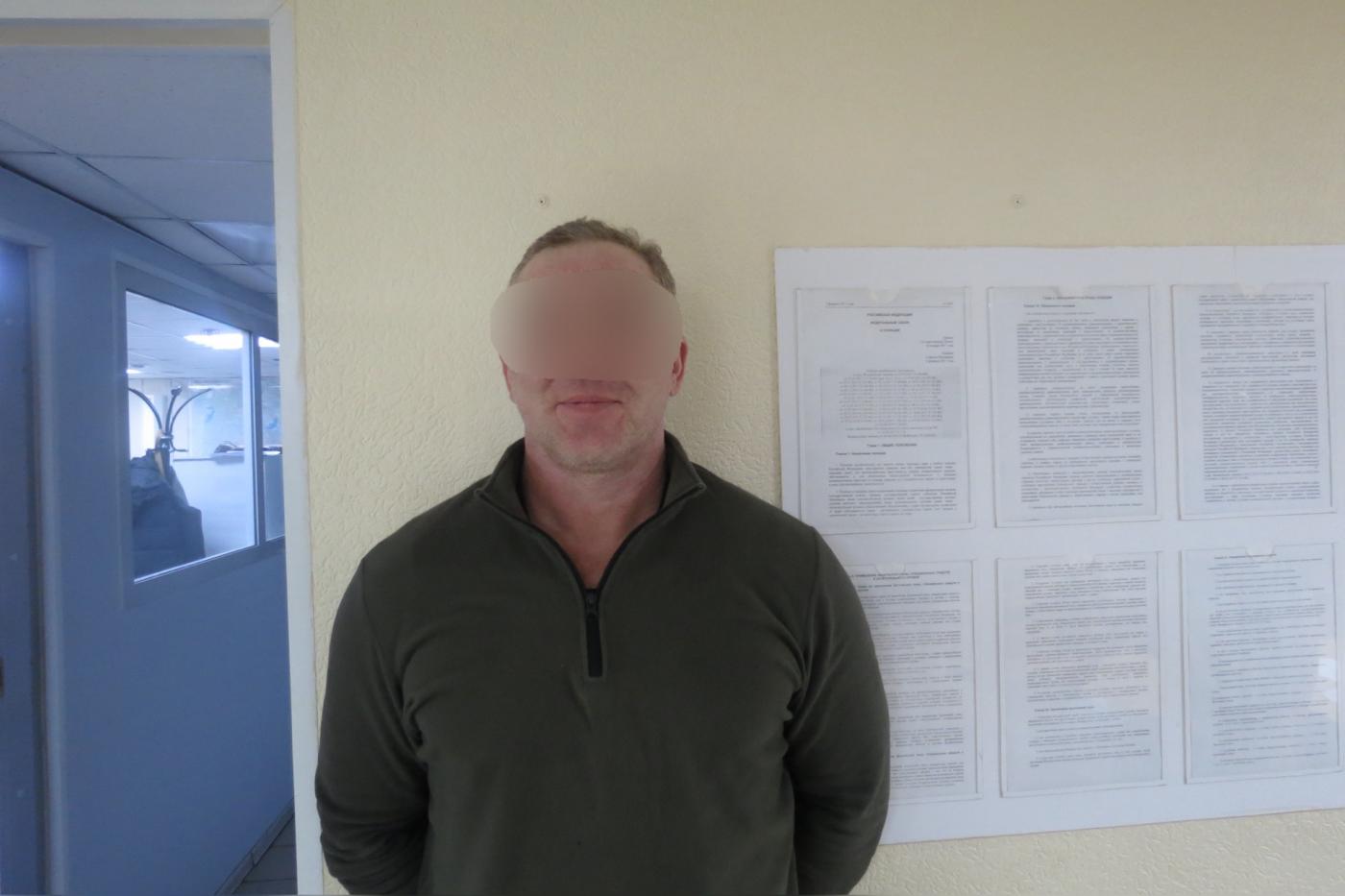 В Кольцово задержали 50-летнего жителя Адыгеи, который курил в самолете - Фото 1