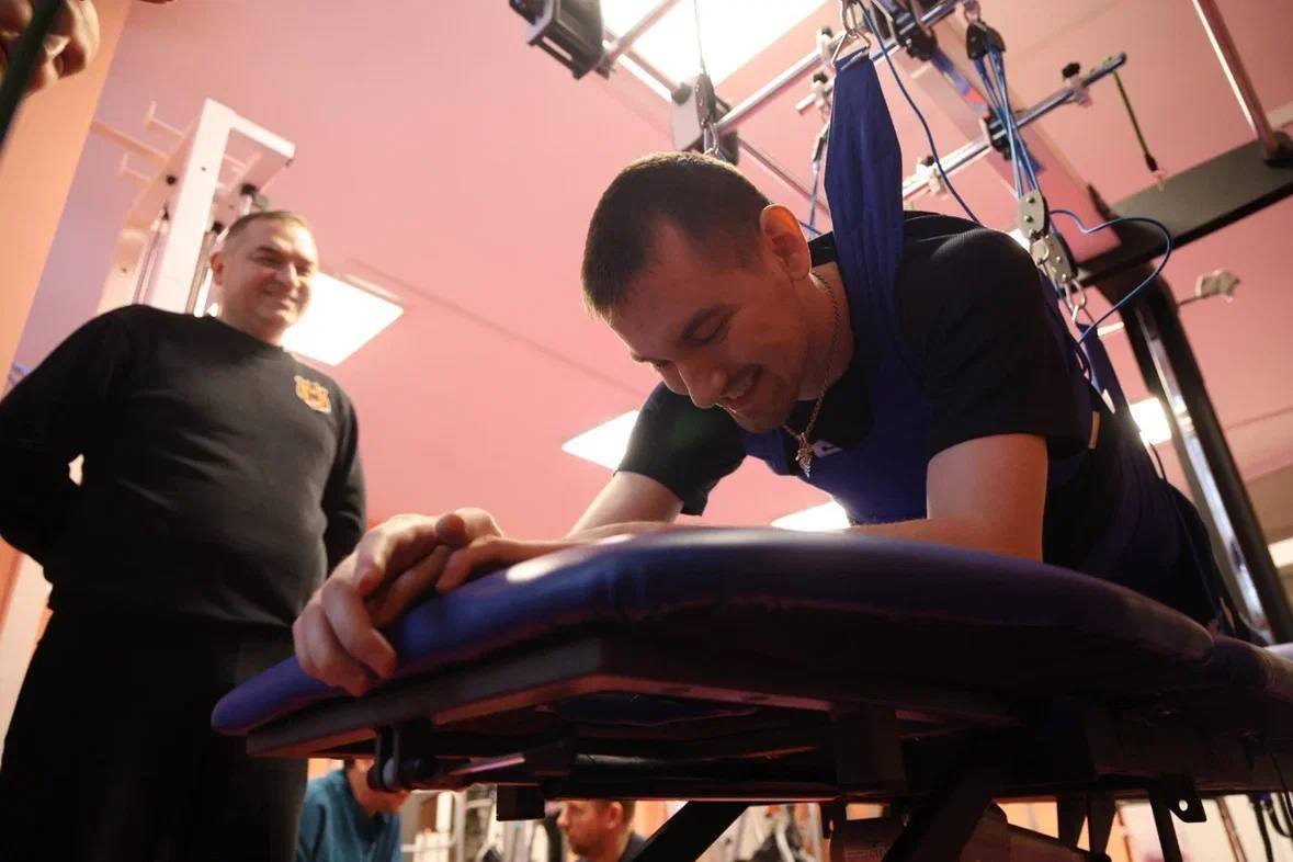 Челябинский хоккеист, которому помог Фонд святой Екатерины восстановиться после тяжелой травмы, мечтает вернуться в спорт - Фото 1