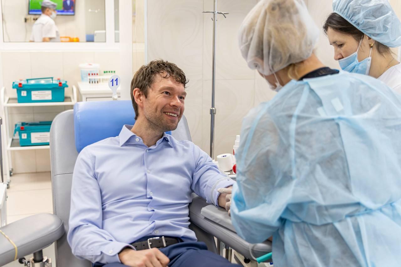 Алексей Вихарев и его волонтеры помогли Екатеринбургу пополнить банк донорской крови - Фото 1