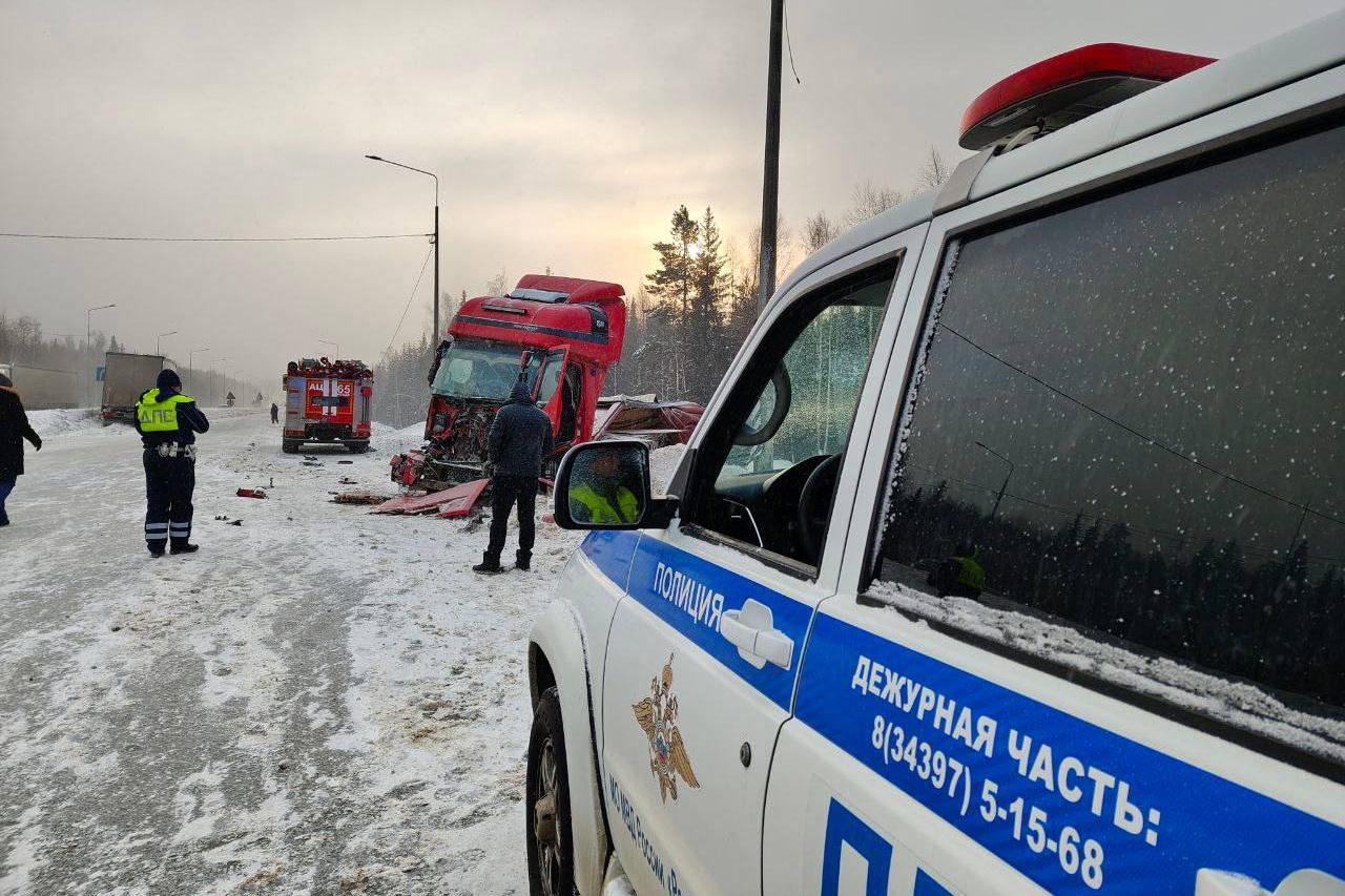 Участники пяти ДТП перекрыли движение по Пермскому тракту - Фото 1