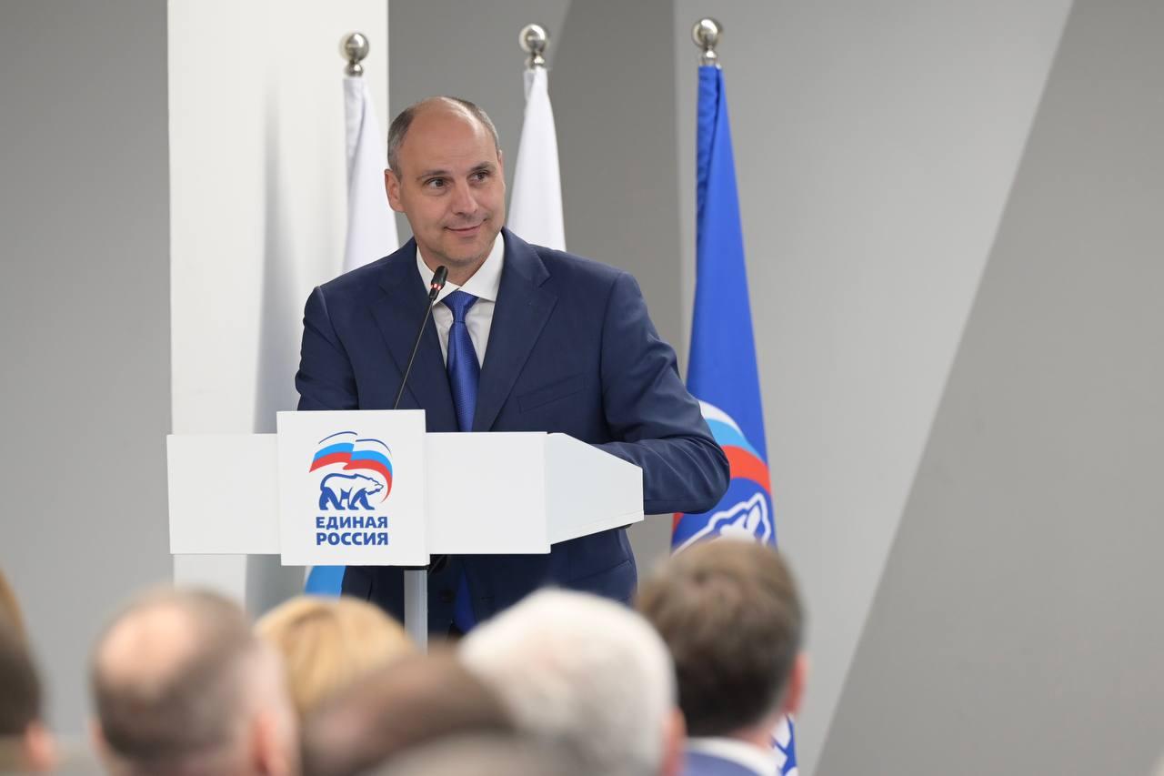 Денис Паслер пригласил молодежь подавать заявки на участие в международном фестивале в Екатеринбурге - Фото 1