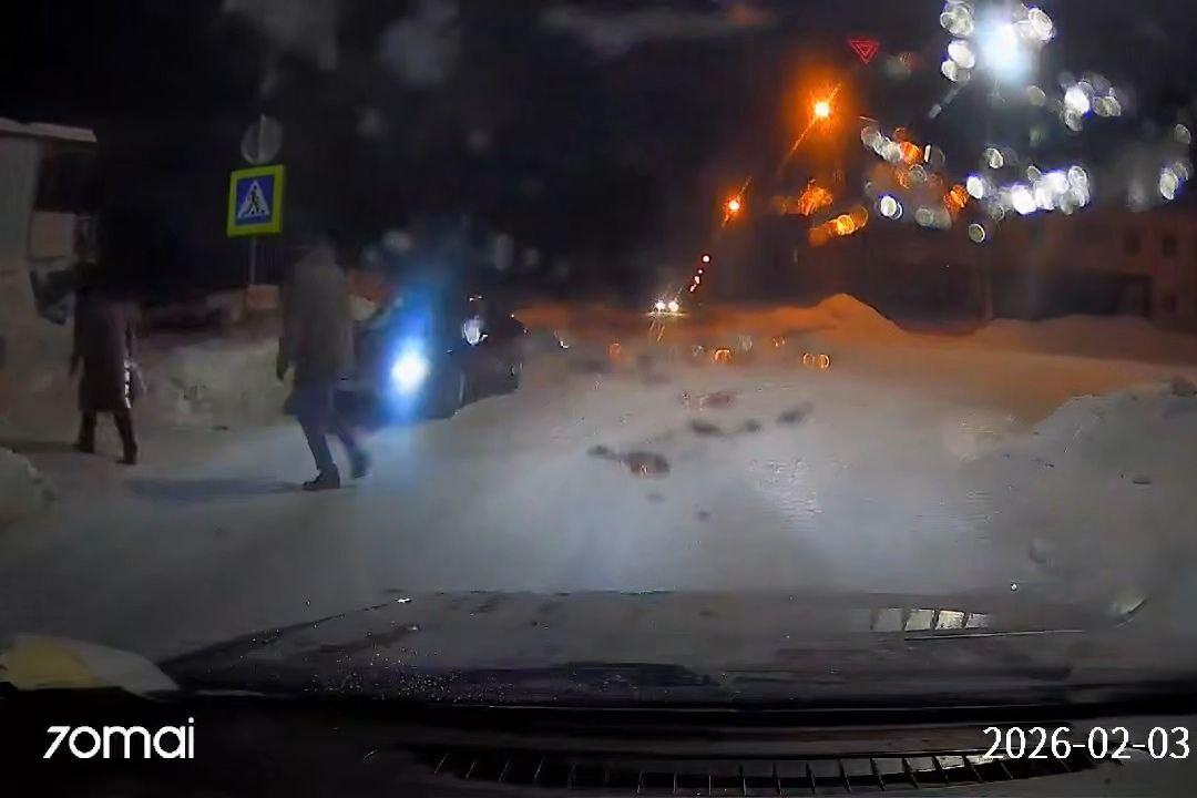 В Каменске-Уральском водитель сбил пешехода на зебре и скрылся с места ДТП - Фото 1