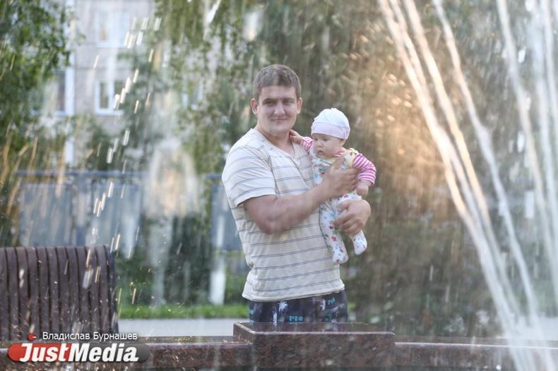 В ХМАО мигрантам перестанут выдавать подарки за рождение ребенка - Фото 1