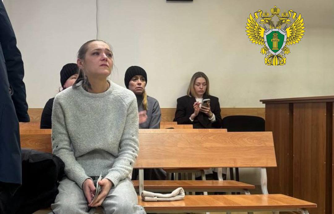 В Первоуральске осудили женщину, которая бутылкой обезобразила лицо посетительнице кафе - Фото 1