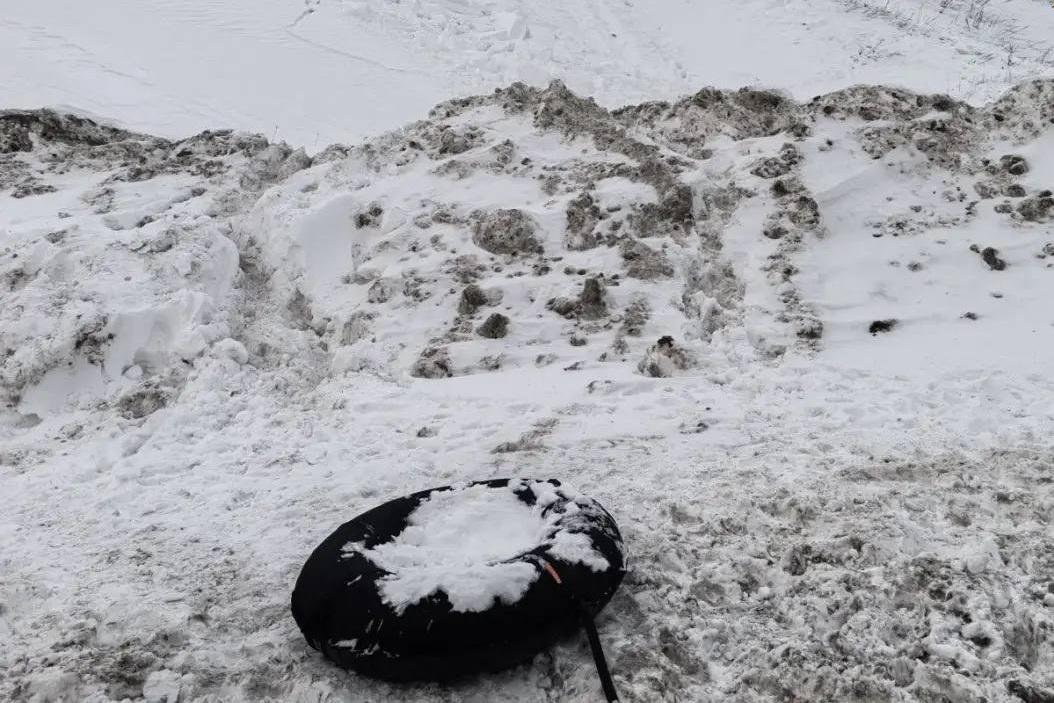 Детский омбудсмен Титова обещала помощь семьям детей, погибших на горке в Сылве - Фото 1
