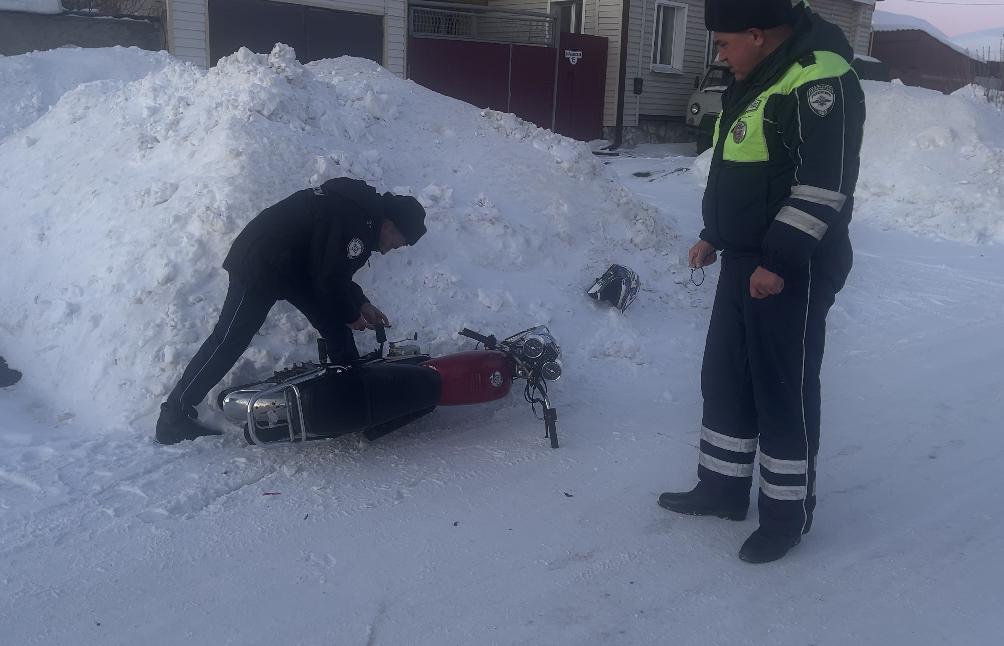 В Камышлове подросток на мопеде протаранил иномарку и получил травму ноги - Фото 1