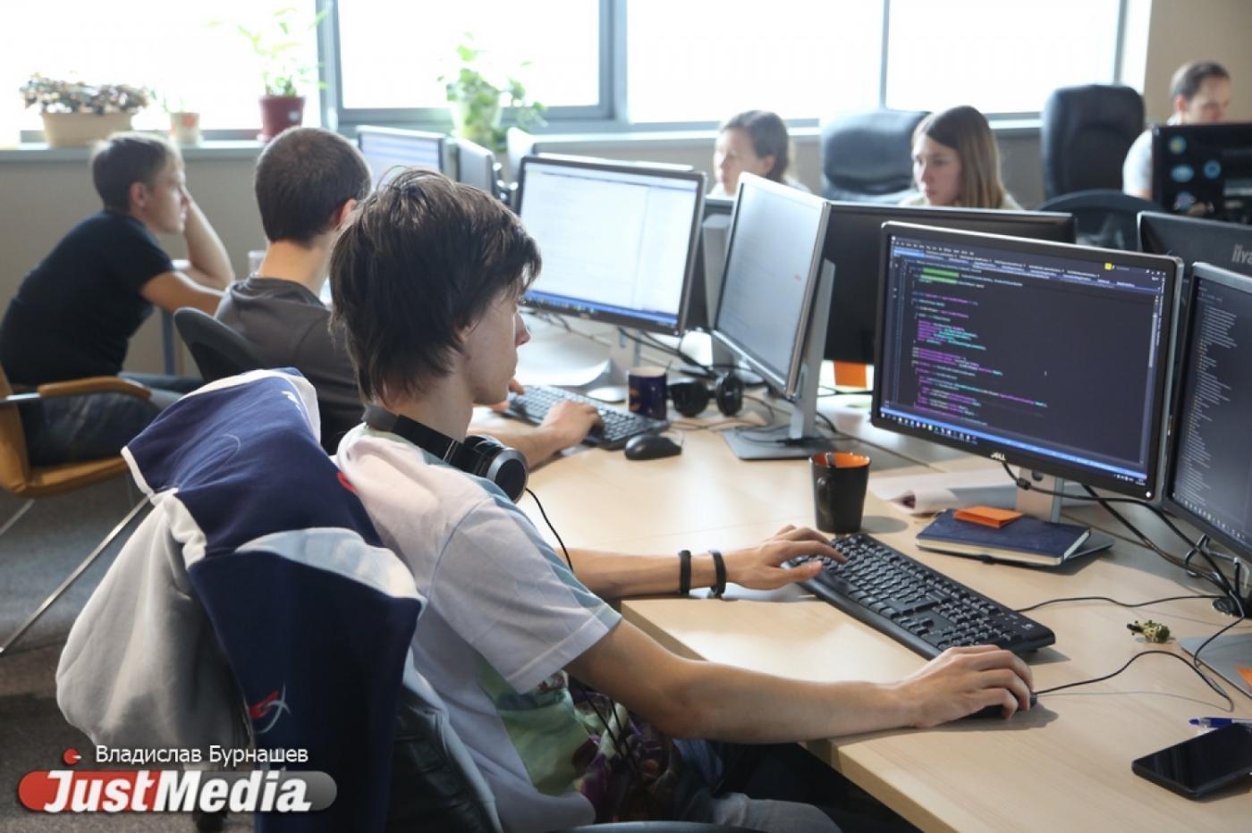 7 мифов о работе стоя: что на самом деле дает стол с регулировкой высоты - Фото 1