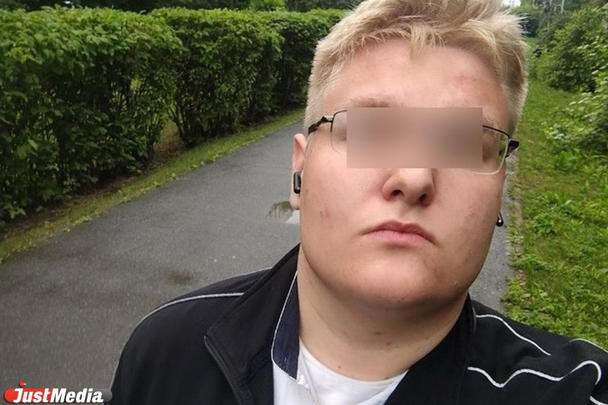 Сын замглавы свердловского поселка швырнул косуленка об асфальт - Фото 1