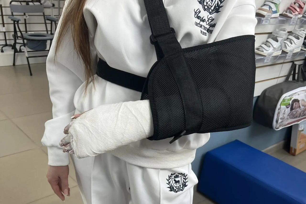 Жительница Екатеринбурга сломала руку во время заезда в картинг-центре и осталась без работы - Фото 1