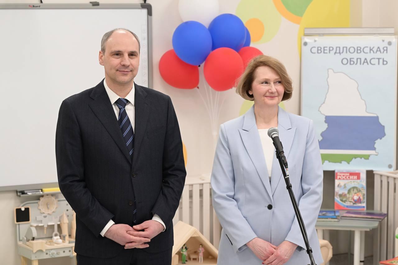 Денис Паслер презентовал Владимиру Путину новый детский сад на Уралмаше - Фото 1