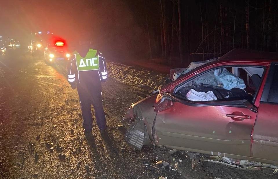 Под Асбестом в лобовом столкновении иномарок погибли три человека - Фото 1