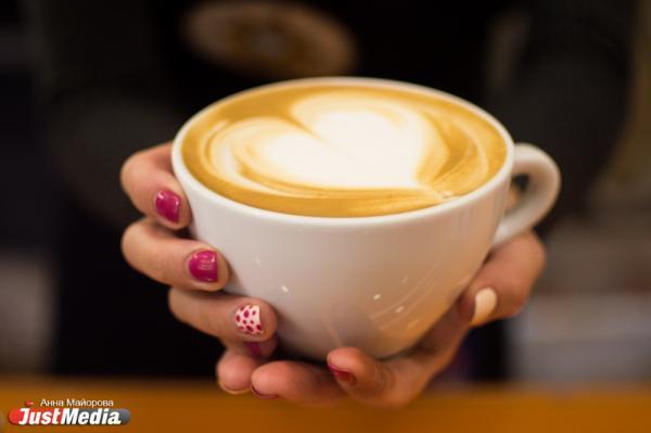 В Китае кофейня зарабатывает на продаже кофе с яйцами, сваренными в моче мальчиков - Фото 1