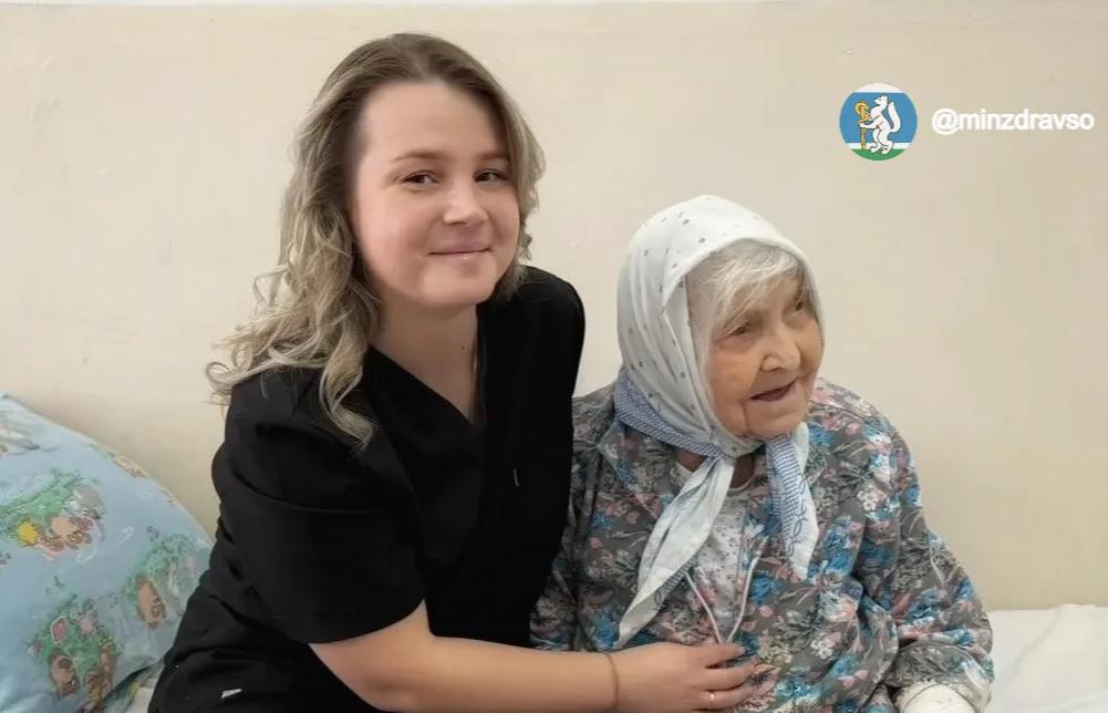 Врачи вылечили пневмонию и анемию у 101-летней жительницы Сысерти - Фото 1